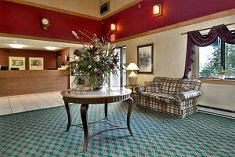 Super 8 By Wyndham Airport Milwaukee